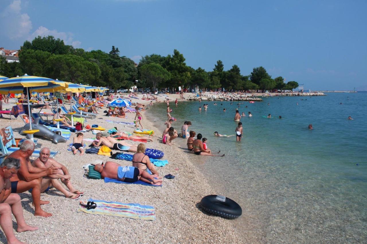 Apartments By The Sea Crikvenica - 5563 ภายนอก รูปภาพ